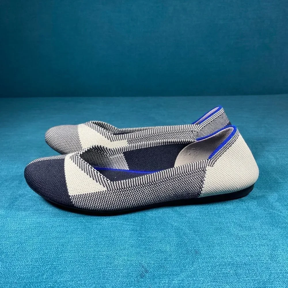 Size 7.5 - Women’s Rothy’s The Flat Captoe shoes